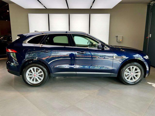 JAGUAR F-Pace 2.0d i4 Prestige awd 180cv my18 Immagine 4