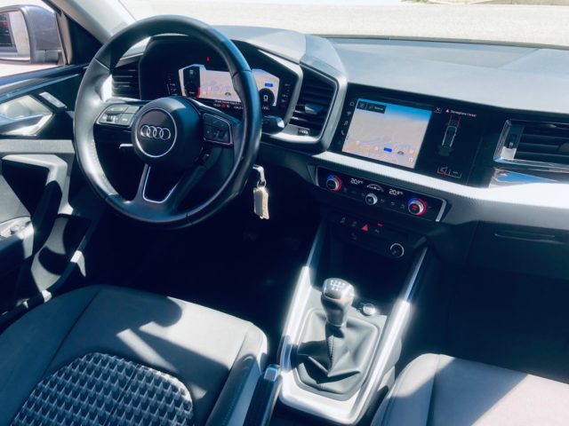 AUDI A1 SPB 25 TFSI COCKPIT - Immagine 4