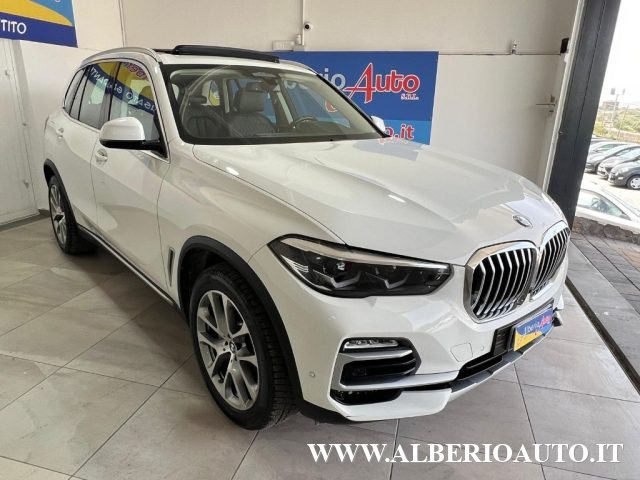 BMW X5 xDrive30d xLine TETTO + PACCHETTO INDIVIDU 12/2018 Immagine 3