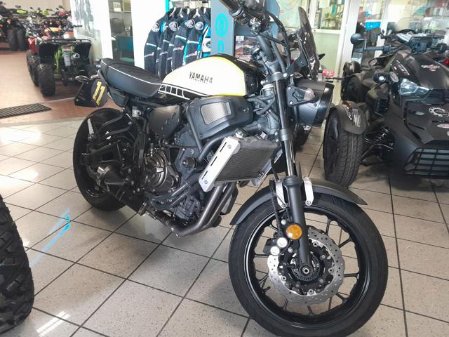 YAMAHA XSR 700 NAKED Immagine 4