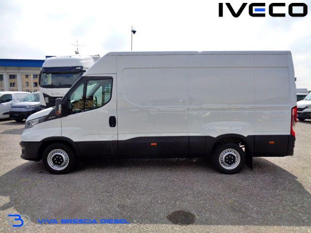 IVECO Daily 35S16 2.3 Furgone 3520L h2 Immagine 3