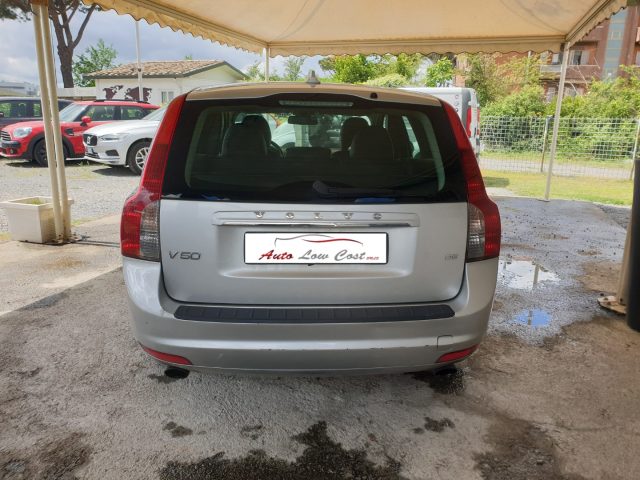 VOLVO V50 2.4 D5 cat Summum Immagine 3