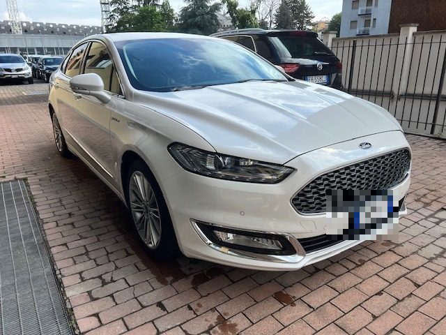 FORD Mondeo Full Hybrid 2.0 187 CV eCVT 4 porte Vignale Immagine 2