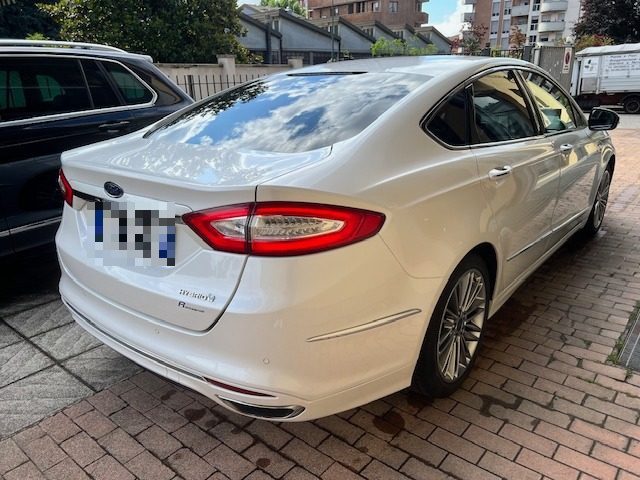 FORD Mondeo Full Hybrid 2.0 187 CV eCVT 4 porte Vignale Immagine 3