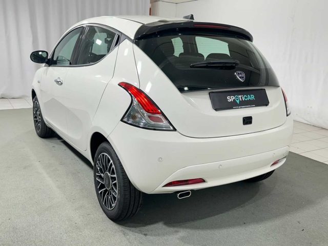 LANCIA Ypsilon 1.0 FireFly 5 porte S&S Hybrid Platino Immagine 2