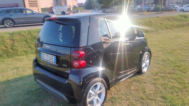 SMART ForTwo 1000 62 kW coupé passion Immagine 2