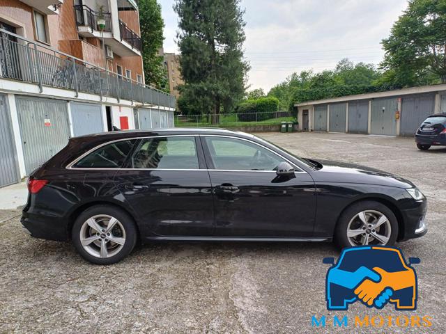 AUDI A4 Avant 30 TDI/136 CV S tronic Business Immagine 3