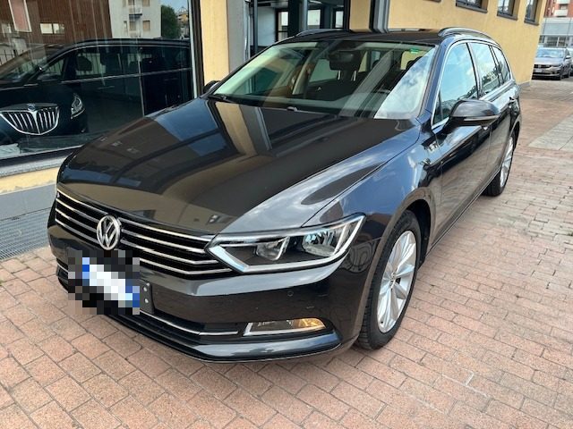 VOLKSWAGEN Passat Variant 1.6 TDI SCR DSG Business BMT Immagine 0