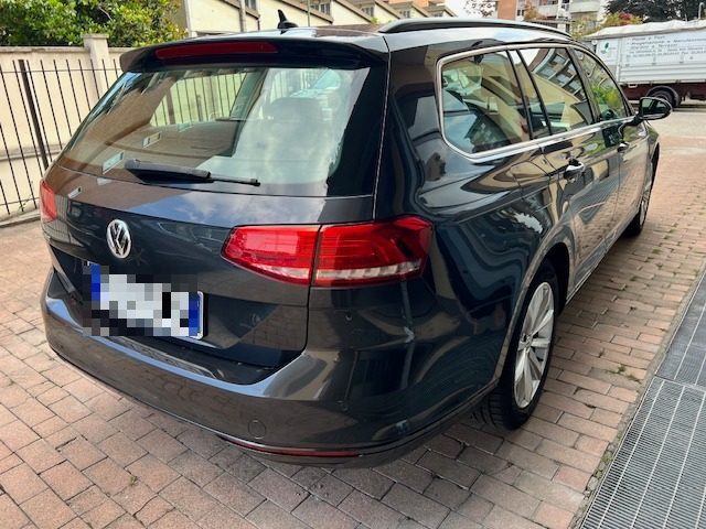 VOLKSWAGEN Passat Variant 1.6 TDI SCR DSG Business BMT Immagine 3