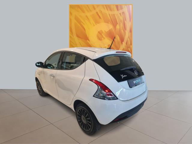 LANCIA Ypsilon 1.0 FireFly S&S Hybrid Silver 70cv Immagine 2