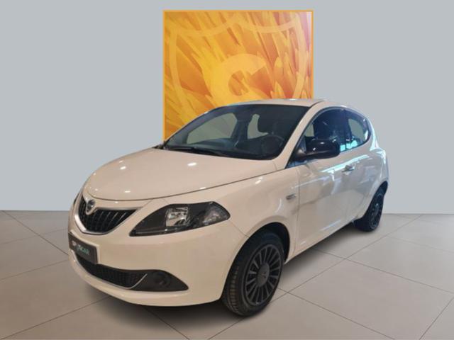 LANCIA Ypsilon 1.0 FireFly S&S Hybrid Silver 70cv Immagine 0