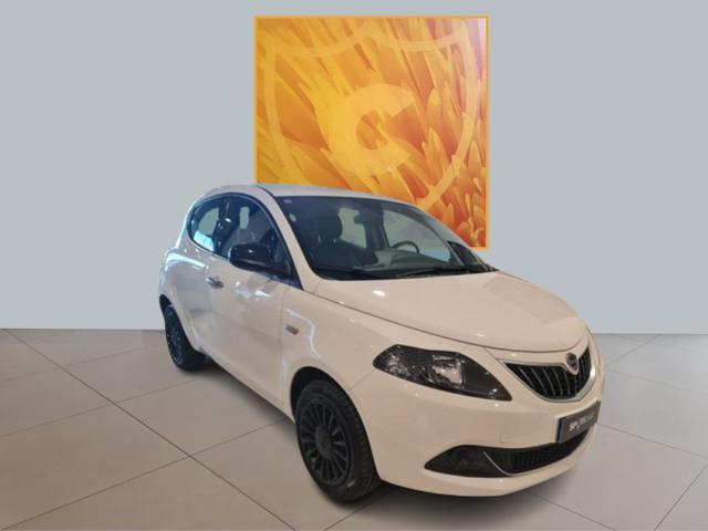 LANCIA Ypsilon 1.0 FireFly S&S Hybrid Silver 70cv Immagine 4