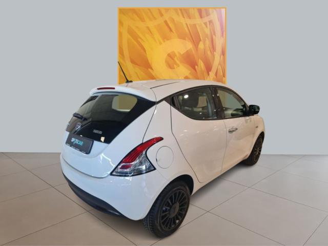 LANCIA Ypsilon 1.0 FireFly S&S Hybrid Silver 70cv Immagine 3