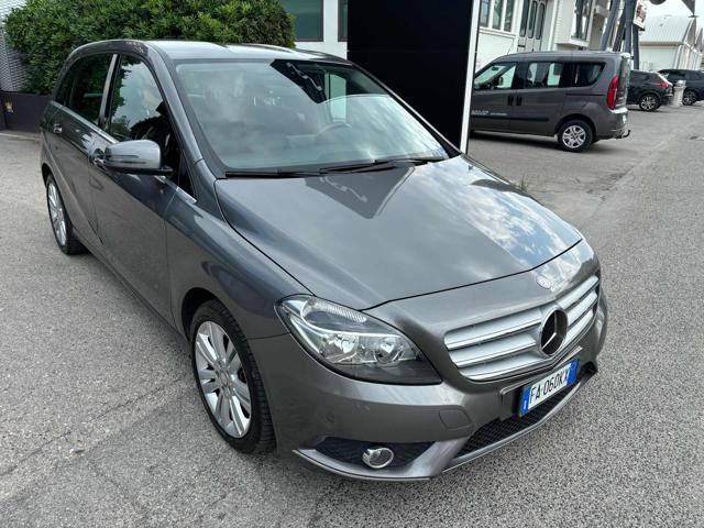 MERCEDES-BENZ B 180 d Sport Immagine 1