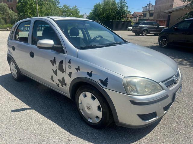 OPEL Corsa 1.2i neopatentati Pronta  per Consegna Immagine 0