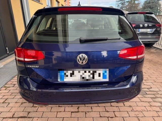 VOLKSWAGEN Passat Variant 2.0 TDI DSG Business BlueMotion Tech Immagine 4