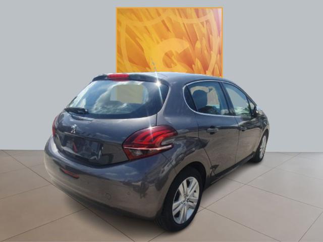 PEUGEOT 208 BlueHDi 100cv S&S 5 porte Allure Business Immagine 2