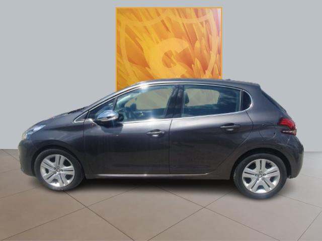 PEUGEOT 208 BlueHDi 100cv S&S 5 porte Allure Business Immagine 4