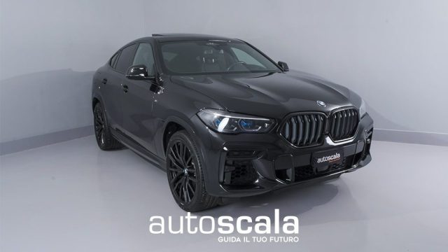 BMW X6 M50 Benzina 2022 usata