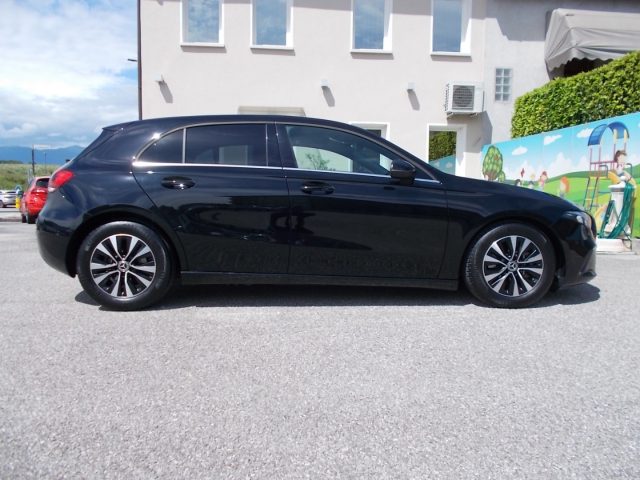 MERCEDES-BENZ A 180 d Automatic 2.0 cc 5p. Sport business Immagine 4