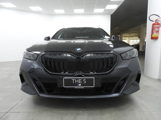 BMW 520 d 48V xDrive Touring Msport Immagine 2