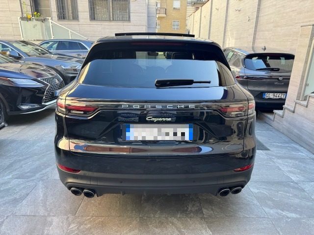 PORSCHE Cayenne 3.0 V6 E-Hybrid TAGLIANDI CERTIFICATI TETTO Immagine 3