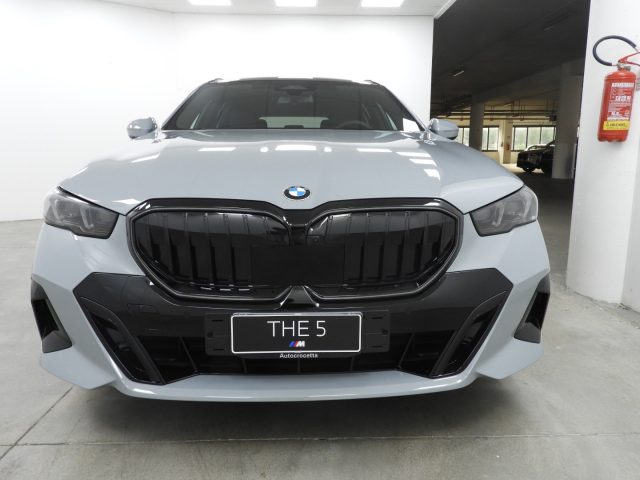 BMW 520 d 48V xDrive Touring Msport Immagine 2