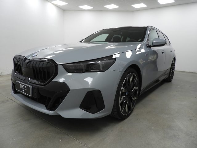 BMW 520 d 48V xDrive Touring Msport Immagine 0