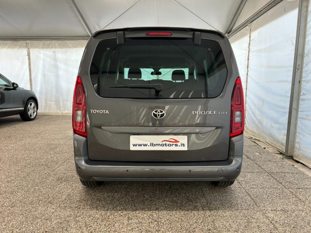 TOYOTA Proace City Verso 1.5D 130 CV S&S Long D Executive Immagine 4