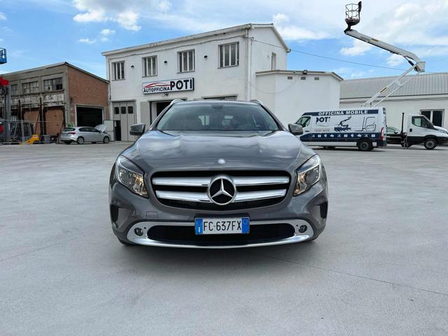 MERCEDES-BENZ GLA 180 d Sport Immagine 1