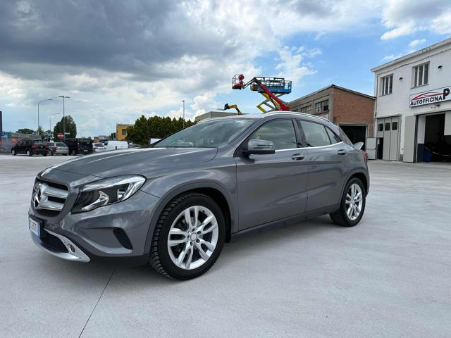 MERCEDES-BENZ GLA 180 d Sport Immagine 0