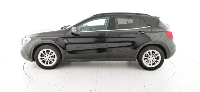 MERCEDES-BENZ GLA 180 d Automatic Business Immagine 3