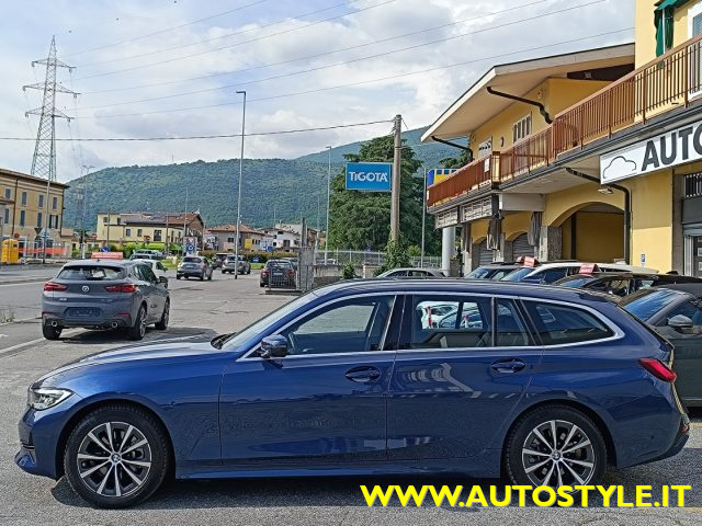 BMW 320 d 48V xDrive Touring STEPTRONIC/AUTOMATICA 4x4 Immagine 4