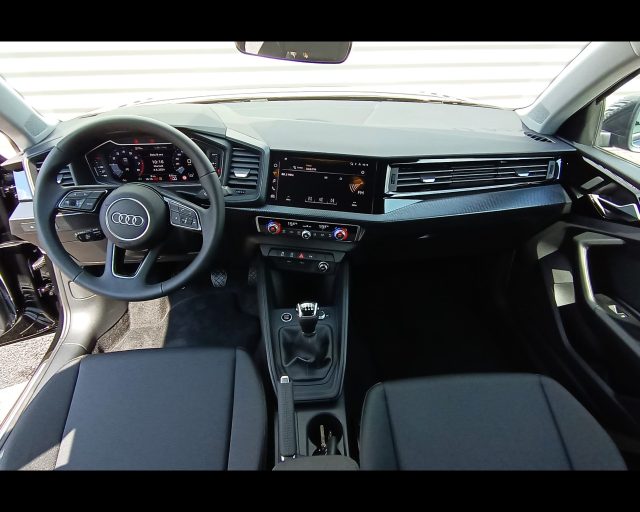 AUDI A1 ALLSTREET 30 TFSI IDENITY CONTRAST Immagine 2