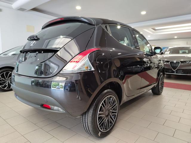 LANCIA Ypsilon 1.0 70cv 5 porte Hybrid ORO Immagine 3