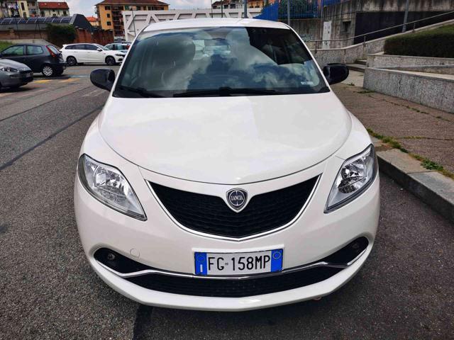 LANCIA Ypsilon 1.2 69 CV 5 porte Silver Immagine 1