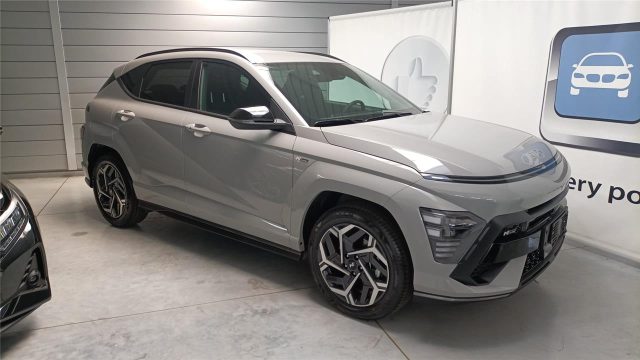 HYUNDAI Kona 2ªs. (2023-->)  1.0 T-GDI Hybrid 48V iMT NLine Immagine 3