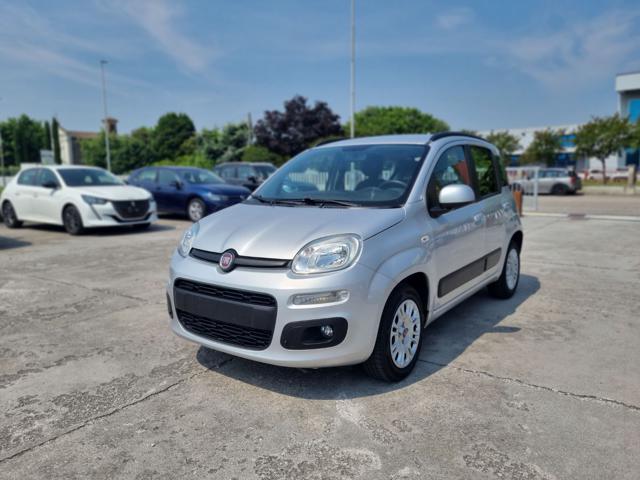 FIAT Panda 1.2 Lounge 5posti Immagine 0