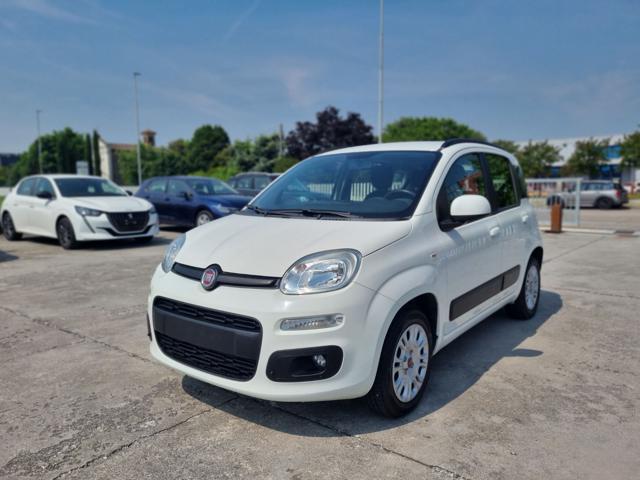 FIAT Panda 1.2 Lounge 5 posti Immagine 0