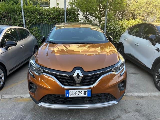 RENAULT Captur 1.6 E-TECH Plug-in Hybrid 160cv Intens Auto Immagine 3