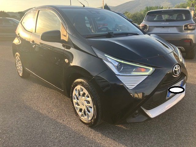 TOYOTA Aygo Connect 1.0 VVT-i 72 CV 5 porte x-play Immagine 2