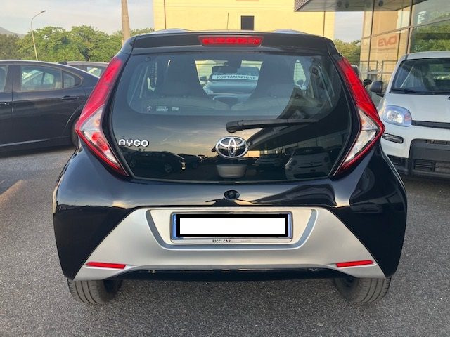 TOYOTA Aygo Connect 1.0 VVT-i 72 CV 5 porte x-play Immagine 3