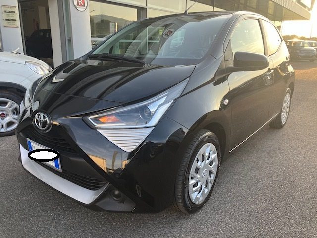 TOYOTA Aygo Connect 1.0 VVT-i 72 CV 5 porte x-play Immagine 1