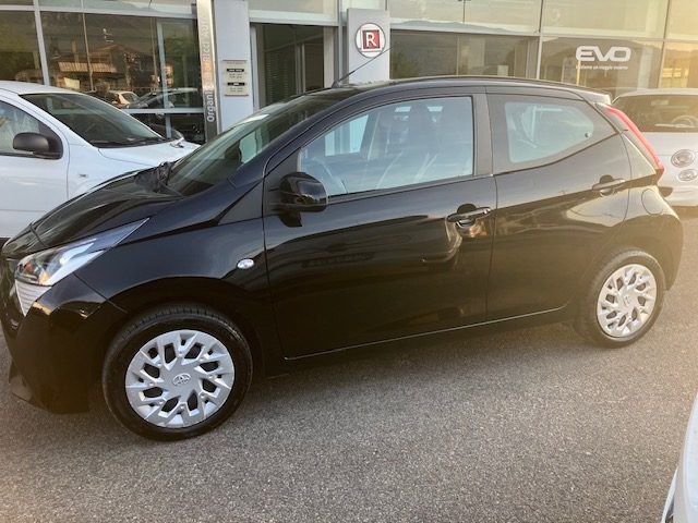 TOYOTA Aygo Connect 1.0 VVT-i 72 CV 5 porte x-play Immagine 4