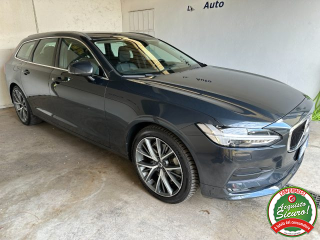 VOLVO V90 D5 AWD Geartronic Momentum Immagine 2