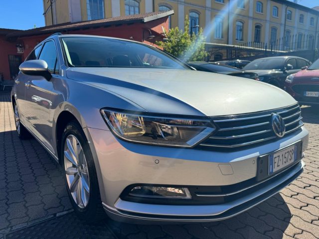 VOLKSWAGEN Passat Variant 2.0 TDI DSG Business BlueMotion Tech Immagine 2