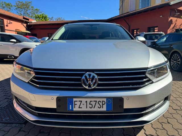 VOLKSWAGEN Passat Variant 2.0 TDI DSG Business BlueMotion Tech Immagine 1