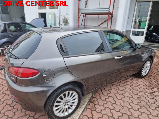 ALFA ROMEO 147 1.6 16V TS (105) 5 porte Progression Immagine 4