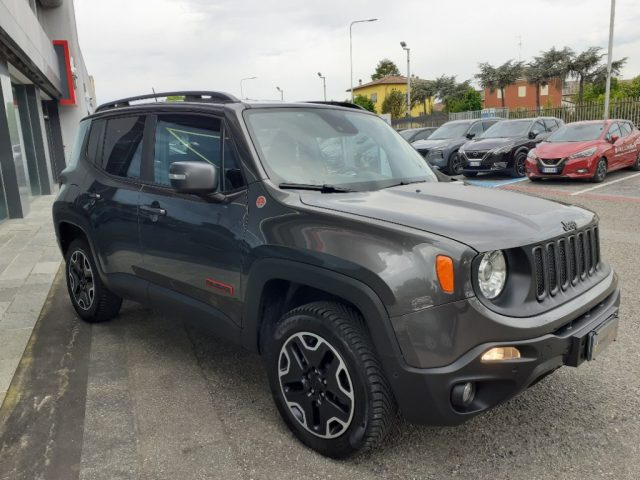 JEEP Renegade 2.0 Mjt 170CV 4x4 Trailhawk AUTOMATICO 1°PROP Immagine 3