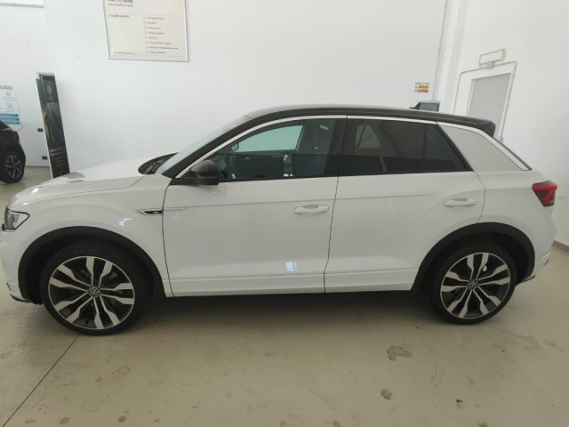 VOLKSWAGEN T-Roc 1.5 TURBO BENZINA ACT Sport BlueMotion Technology Immagine 3